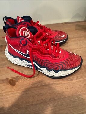 Never worn Nike Air Zoom GT Run USA exclusive big kid sz 7 sneakers